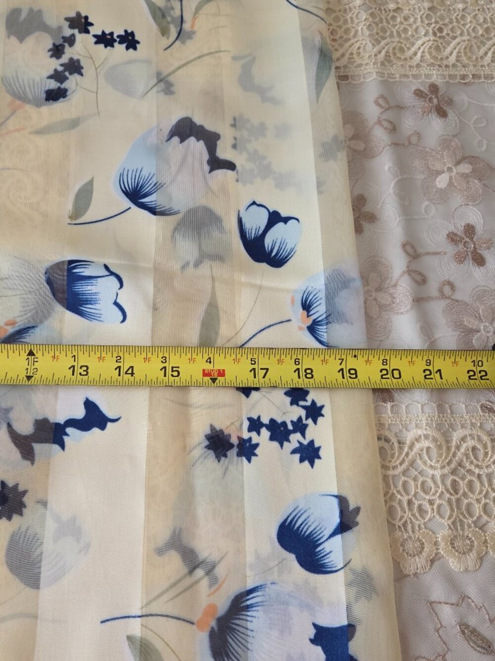 Vintage Spring Scarf - Picture 6 of 6